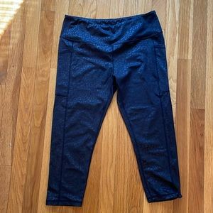 CVG leggings capri length size XL